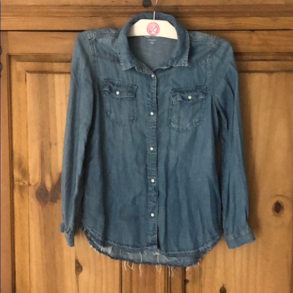 Gap pearl button up with frayed edge detail